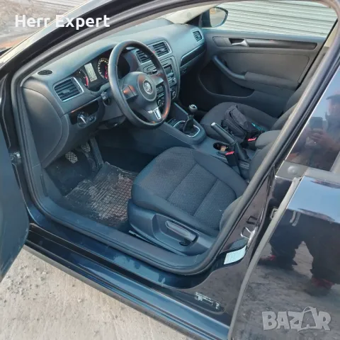 VW Jetta 1.6TDI BlueMot. , снимка 7 - Автомобили и джипове - 49208196