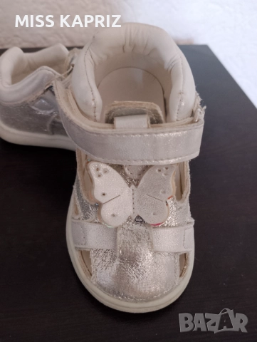 Сандали за момиче 19 номер , снимка 3 - Детски сандали и чехли - 51594235