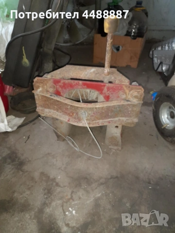 Стойка за резервна гума