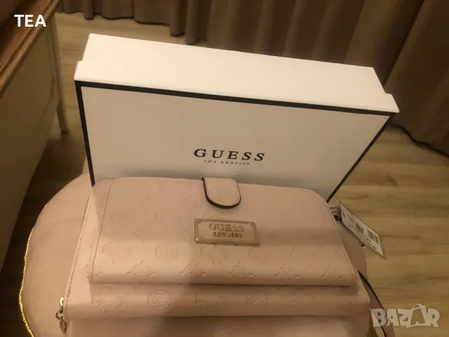 Дамска чанта GUESS, снимка 3 - Чанти - 46876822