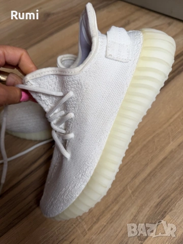 Оригинални маратонки Adidas Yeezy Boost 350 V2! 39 н, снимка 4 - Детски маратонки - 52179837
