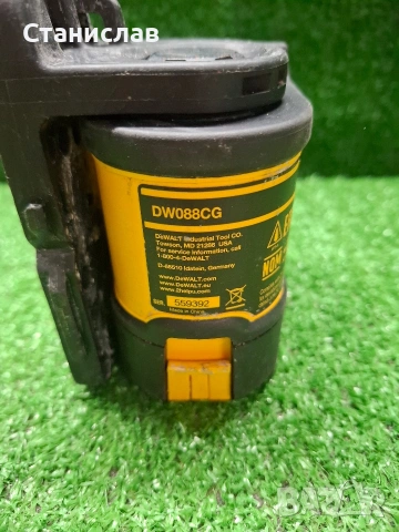 Лазерен нивелир Dewalt DW088G, снимка 4 - Други инструменти - 54130634