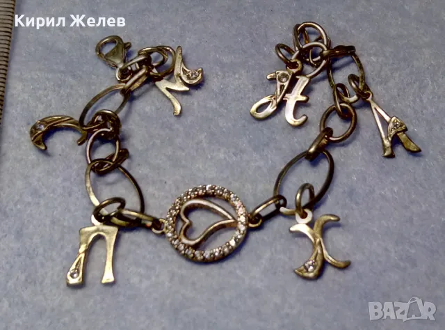 СКЪПОЦЕННА ВИНТИДЖ АРТ СРЕБЪРНА ГРИВНА с БУКВИЧКИ СРЕБРО 925 с БЯЛА ПОЗЛАТА и ИСКРЯЩИ ЦИРКОНИ 48561, снимка 4 - Гривни - 50136371