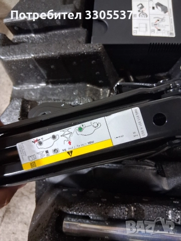 Оригинален крик за Ауди Q8 цял комплект с компресор, снимка 2 - Части - 51587312