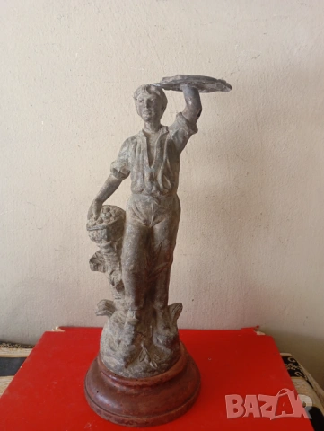 Стара статуетка