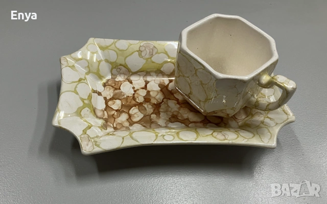 Порцеланова чашка за кафе с подложна чиния