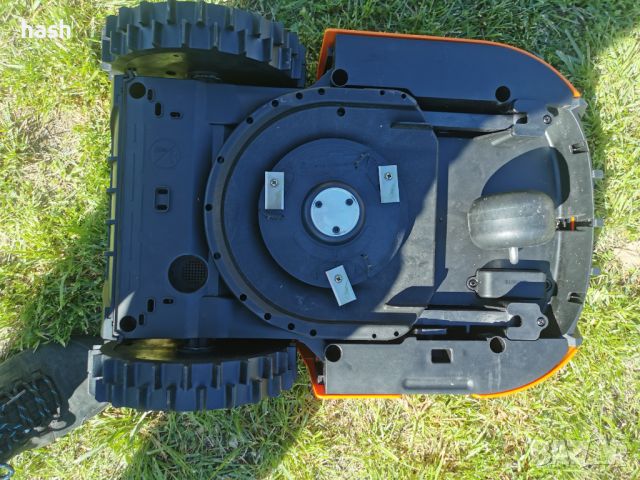 Косачка робот Worx Landroid WR130E, 300 м², 18 см, с батерия и зарядно, снимка 8 - Други инструменти - 45080978
