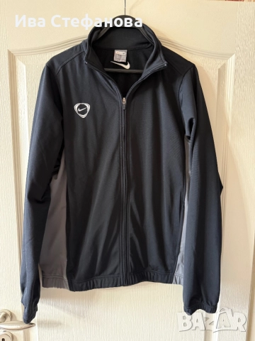 Ново дамско спортно 100% оригинално горнище Nike nike