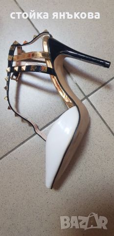 Шикозни бели дамски обувки със златисто , снимка 4 - Дамски елегантни обувки - 46395864