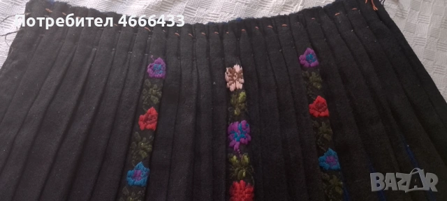 Вълнен бръчник от народна носия, снимка 2 - Антикварни и старинни предмети - 53847742