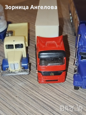 Колекционерски камиончета Мерцедес Сканиа, Рено и др. , снимка 8 - Колекции - 53903384