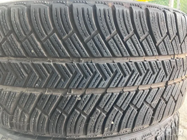 Гуми 235/40/19 Michelin pilot alpine, снимка 4 - Гуми и джанти - 47409090