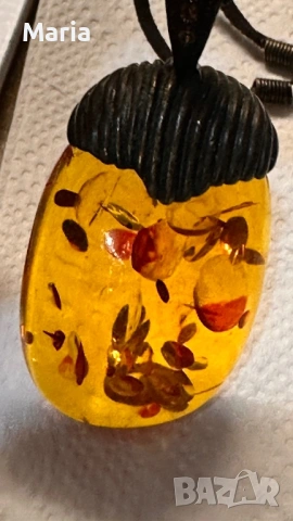 Масивен кехлибарен медальон – ръчна изработка, снимка 4 - Антикварни и старинни предмети - 53254978