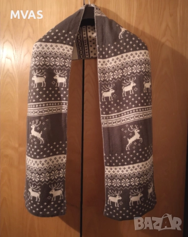 Нов дамски двулицев коледен шал на еленчета, снимка 3 - Шалове - 52860128