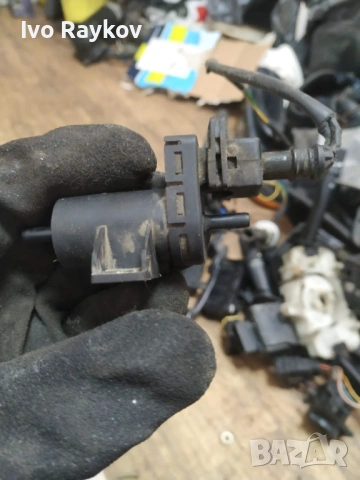  Вакуум клапан за Renault 1.9 DCI , 7700113709