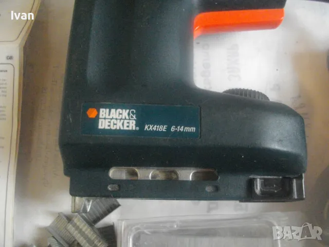 Black Decker KX418E Made in Slovenia КОМБИНИРАН ЕЛЕКТРИЧЕСКИ ТАКЕР ЗА СКОБИ И ПИРОНИ 6-14мм КАТО НОВ, снимка 12 - Други инструменти - 49292247