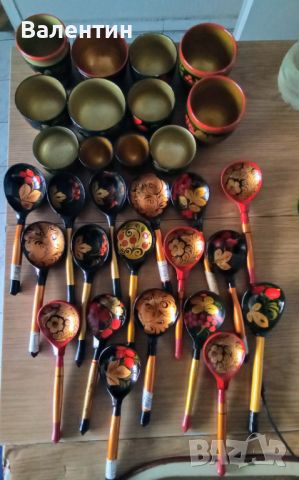 Лот от 12 руски дървени чаши Хохлома и 18 руски лъжици Хохлома