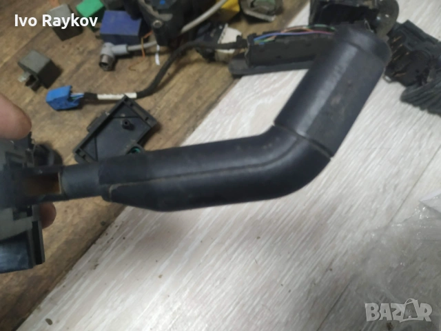 Лостче за чистачки за Renault 19, снимка 4 - Части - 53151659