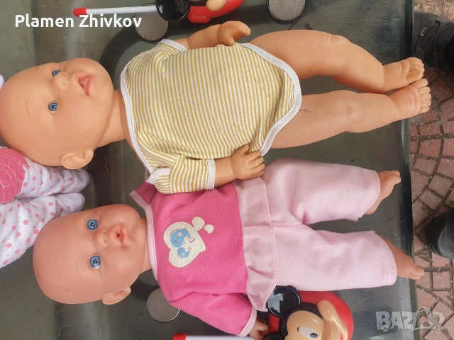 три стари кукли , няколко комплекта дрешки и комплект Мики Маус бейби център, снимка 4 - Колекции - 53496896