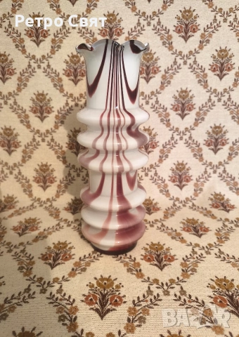 Маркова стъклена ваза, снимка 2 - Антикварни и старинни предмети - 54278688