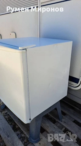 Продавам малък хладилник с камера. , снимка 3 - Хладилници - 51310511