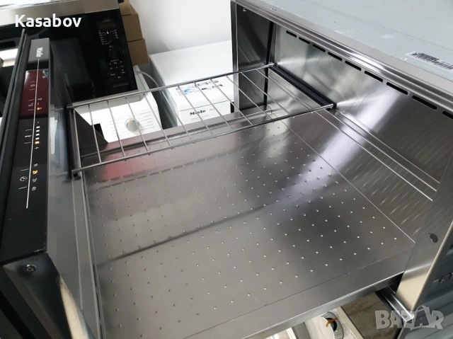 Miele Подгряващо Чекмедже с Дръжка за Вграждане в Кухня 29cm, снимка 5 - Печки, фурни - 53628744