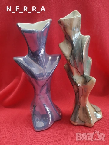 Две изящни вазички от рисуван порцелан