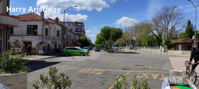 Помещение под наем за заведение/магазин/офис - главната улица на Поморие, снимка 2 - Заведения - 45402783