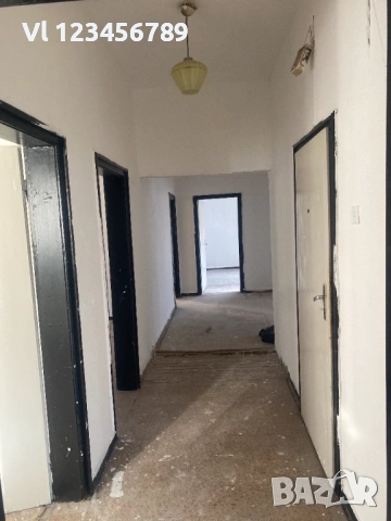 Собственик продава самостоятелен етаж за ремонт в Пловдив, Каменица 1, снимка 4 - Апартаменти - 53936648