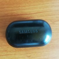 Samsung Gear IconX SM-R140 зарядна кутия, снимка 1 - Безжични слушалки - 45804180