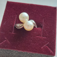 Дамски златен пръстен с натурални перли и диаманти.Злато 14к.има и сертификат , снимка 2 - Пръстени - 45035135