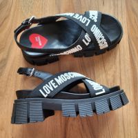 Love Moschino чисто нови дамски сандали, снимка 1 - Сандали - 45341194