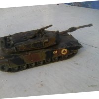 Метален модел на американски танк Абрамс на фирма Мачбокс, снимка 1 - Колекции - 44939897