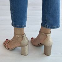 Грациозни дамски сандали с ток и бляскави елементи, снимка 4 - Сандали - 45226848