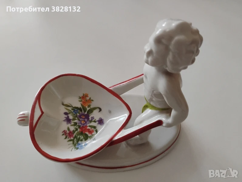 Порцеланова българска фигура "Момчето с количката" от "СИП"., снимка 1