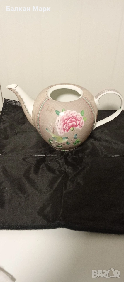 Порцеланов чайник 1,6 л Blushing Birds –  | PIP Studio, снимка 1