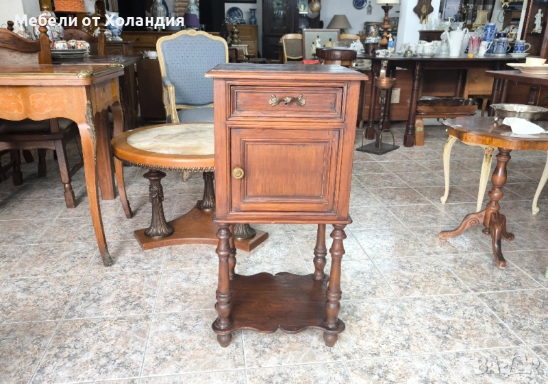 високо старинно шкафче, снимка 1