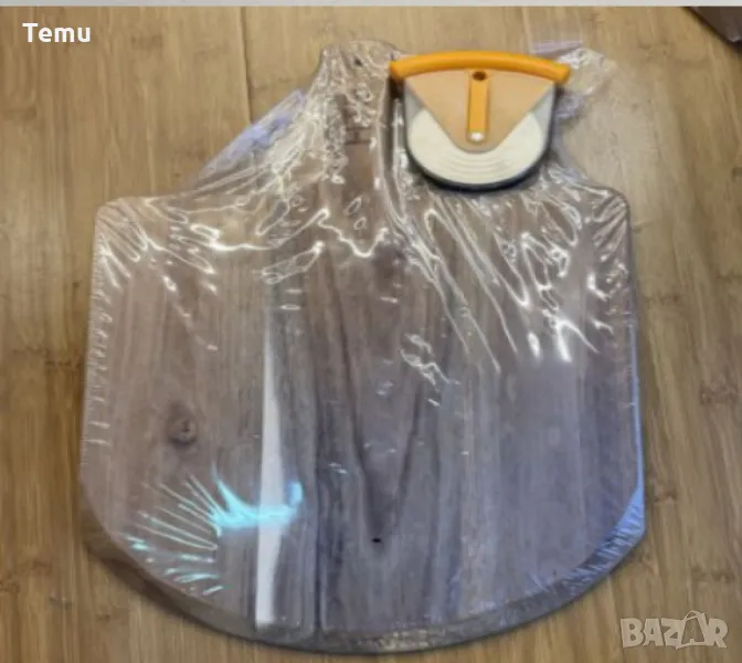 Дървена дъска за пица с уред за лесно  рязане, снимка 1