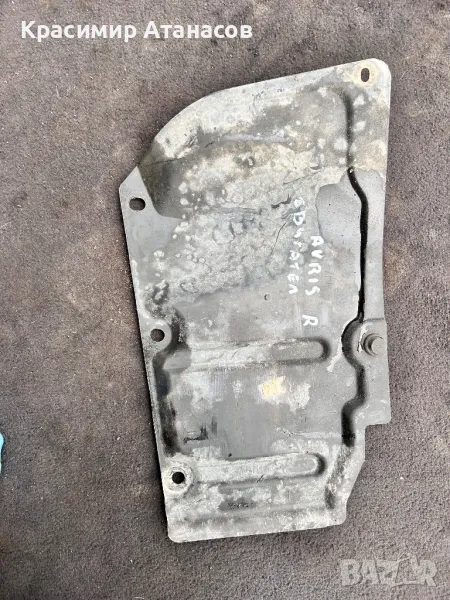 Кора странична дясна двигател за Тойота Аурис. 51443-02050, снимка 1