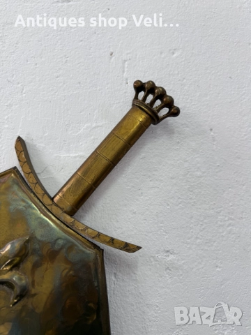 Щит/герб с мечове за стена №7445, снимка 3 - Антикварни и старинни предмети - 51960862