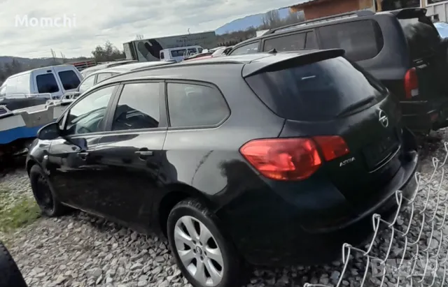 Опел Астра J, снимка 3 - Автомобили и джипове - 49775924