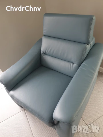 Немски кожен офис фотьойл/светло син-естесвена кожа/подвижна облегалка/стол 110x100x90см, снимка 2 - Дивани и мека мебел - 50698992