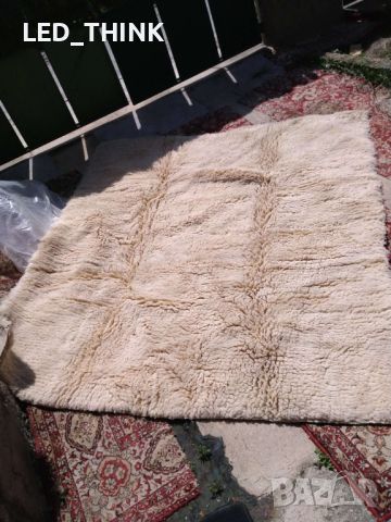 Вълнено одеяло - пухкаво, тежко и топло, снимка 3 - Олекотени завивки и одеяла - 45717687