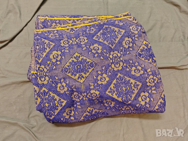 Продавам две жакардови постелки за легло /диван