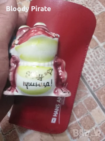 порцеланова фигура на жаба гжел