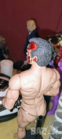 Екшън фигура на Арнолд Terminator800,30 см Battle Demage , снимка 5 - Колекции - 53989547