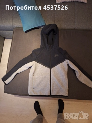 Nike tech fleece 