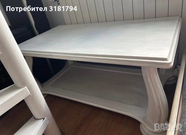 Дървена маса