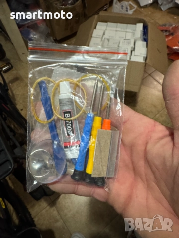 Комплект за ремонт на мобилни телефони, съдържащ лепило B7000