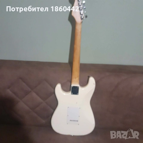 Squier Bullet Strat, снимка 2 - Китари - 53798789